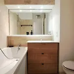 Daire Appartement Lumineux Renove Avec Grande Terrasse Plein Sud & Piscine, Proche Plages *