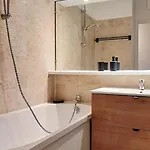 Daire Appartement Lumineux Renove Avec Grande Terrasse Plein Sud & Piscine, Proche Plages
