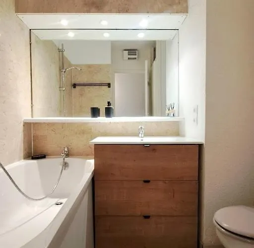 Apartment Appartement Lumineux Renove Avec Grande Terrasse Plein Sud & Piscine, Proche Plages *